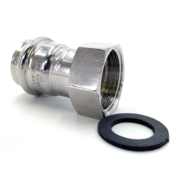 Соединитель прямой с переходом на наружную резьбу15×1/2" "VER-PRO"